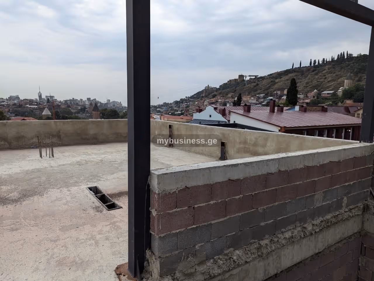 იყიდება კომერციული ფართი თბილისში (2/15)