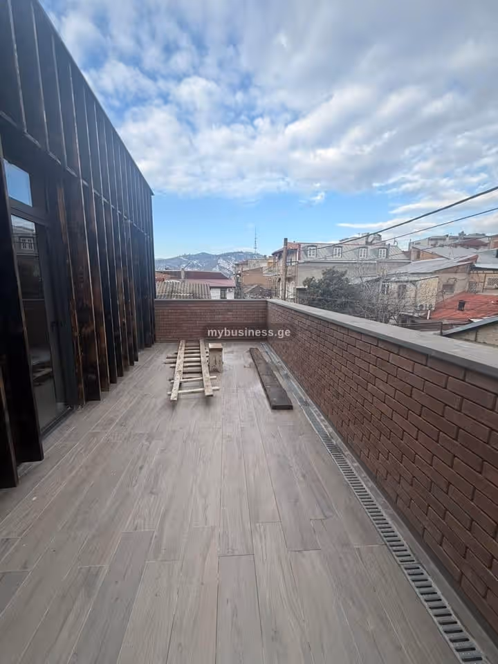 იყიდება კომერციული ფართი თბილისში (15/15)